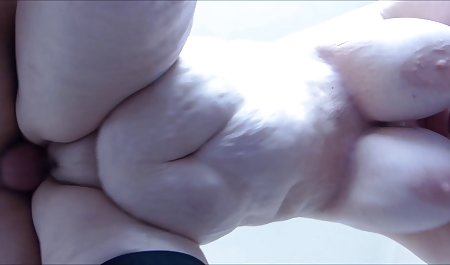 Mature Asian lay on the bed and spread her legs in anticipation of fucking